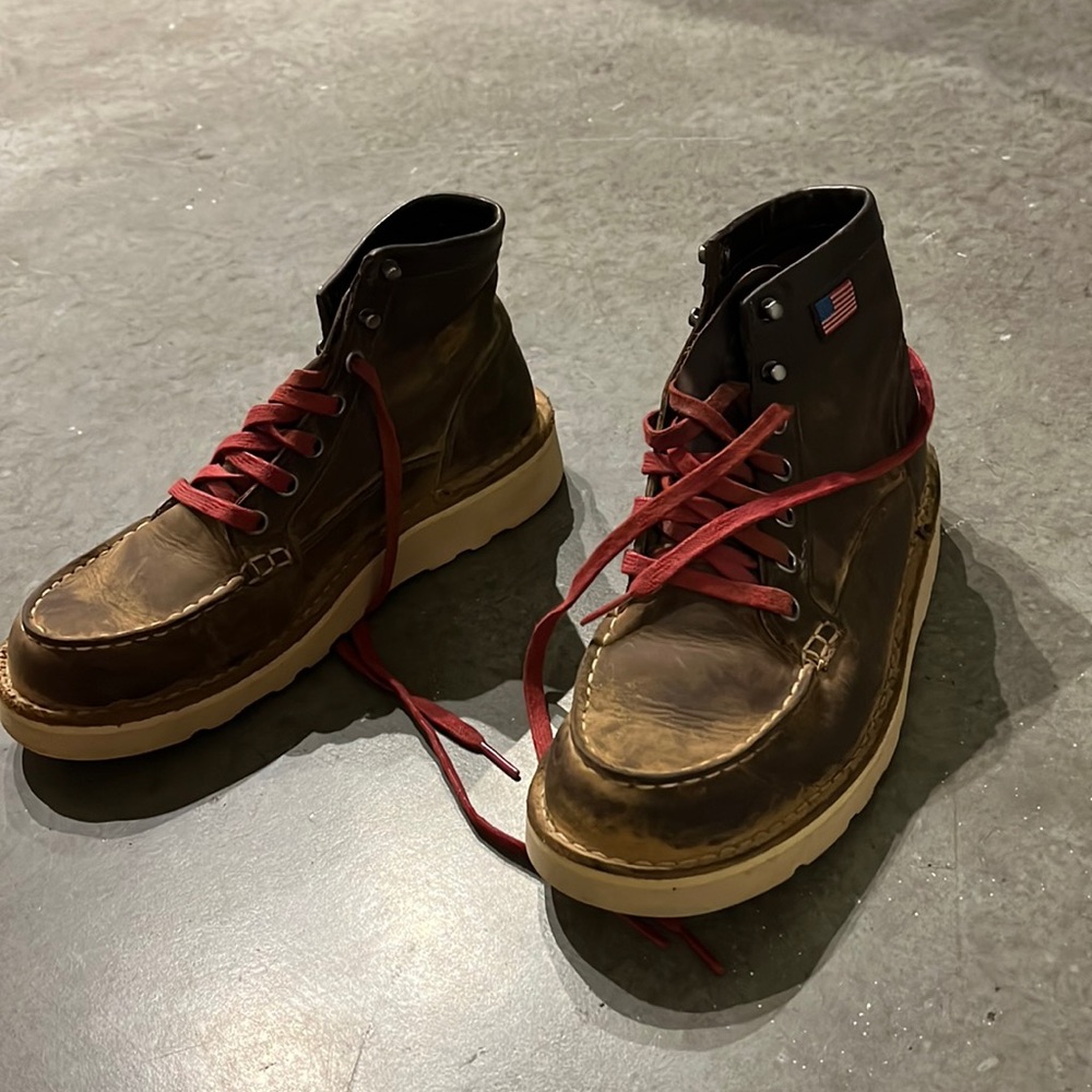 Slip resistant work boots